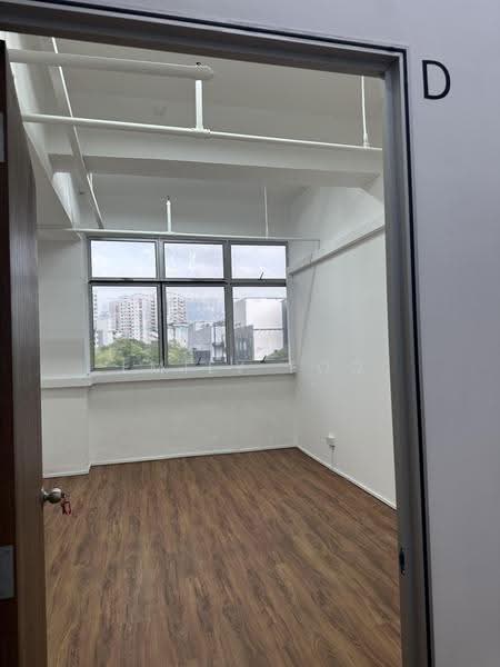 Yi Guang Factory Building, 180 Paya Lebar Road, Eunos / Geylang / Paya Lebar, 430 sqft, Light Industrial (B1) For Rent, by Emily Foo, 500251839 - Room D ~250sf - CommercialGuru.com.sg