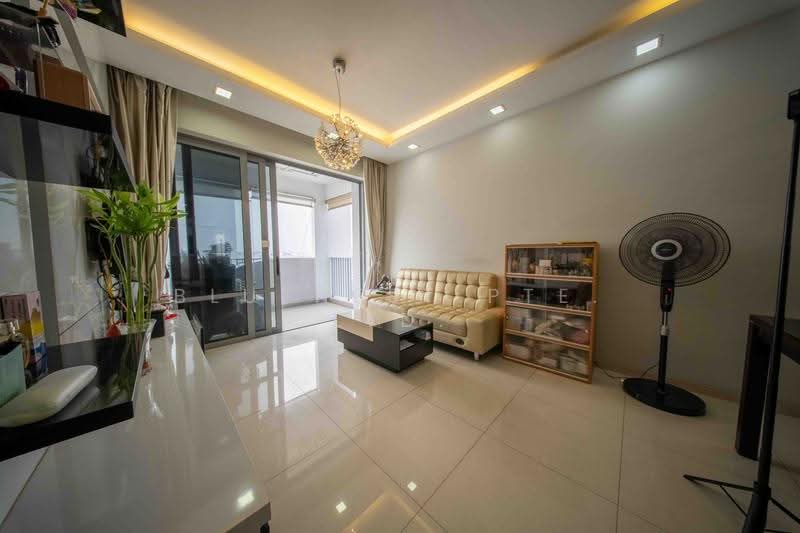 Arc at Tampines, 21 Tampines Avenue 8, Pasir Ris / Tampines, 3 Bedrooms, 958 sqft, Condominium For Sale, by KENNETH CHUA, 500251860 - Living Room - PropertyGuru.com.sg