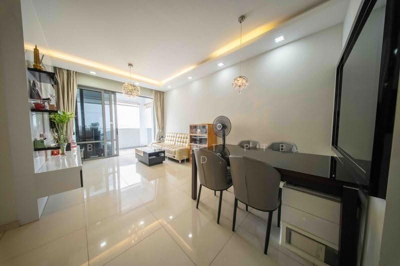 Arc at Tampines, 21 Tampines Avenue 8, Pasir Ris / Tampines, 3 Bedrooms, 958 sqft, Condominium For Sale, by KENNETH CHUA, 500251860 - Living Room - PropertyGuru.com.sg
