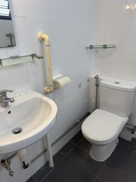 142 Lorong Ah Soo, 142 Lorong Ah Soo, Hougang / Punggol / Sengkang, Room Rental, 200 sqft, HDB Flat For Rent, by Maggie Lee, 500251864 - Bathroom - PropertyGuru.com.sg