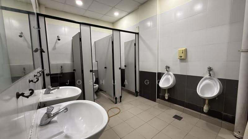 Nordix, 1 Woodlands Industrial Park E2, Sembawang / Yishun, 7,255 sqft, Factory / Workshop (B2) For Sale, by Joshua Goh, 500251875 - Bathroom - CommercialGuru.com.sg