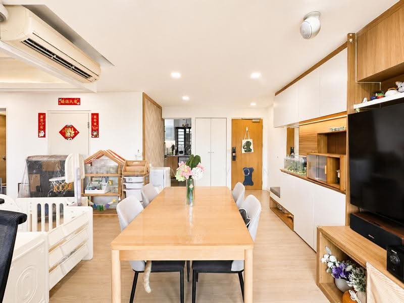 87 Dawson Road, 87 Dawson Road, Alexandra / Commonwealth, 3 Bedrooms, 936 sqft, HDB Flat For Sale, by Jeremy Yong, 500251888 - Living Room - PropertyGuru.com.sg