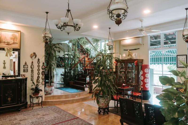 Merino Crescent, Merino Crescent, Alexandra / Commonwealth, 7 Bedrooms, 5,000 sqft, Detached House For Sale, by Beatrice Lim, 500251896 - Living Room - PropertyGuru.com.sg