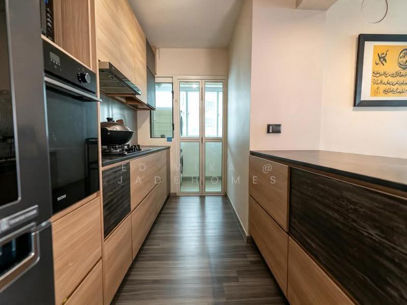670B Edgefield Plains, 670B Edgefield Plains, Hougang / Punggol / Sengkang, 3 Bedrooms, 1,216 sqft, HDB Flat For Sale, by Ed Mika @ Jadehomes, 500251899 - Kitchen - PropertyGuru.com.sg