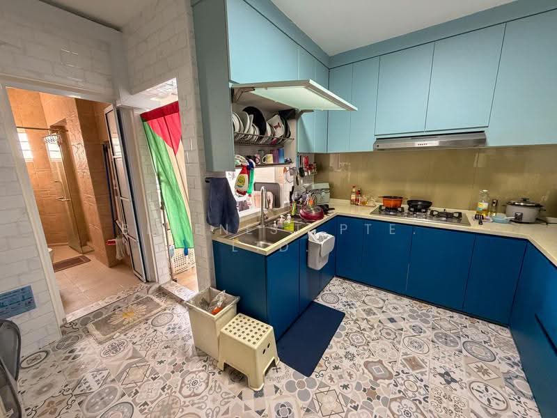 711 Pasir Ris Street 72, 711 Pasir Ris Street 72, Pasir Ris / Tampines, 3 Bedrooms, 1,571 sqft, HDB Flat For Sale, by KENNETH CHUA, 500251906 - Kitchen - PropertyGuru.com.sg