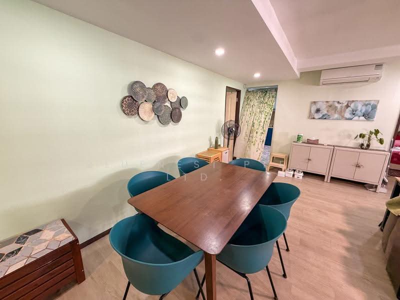 711 Pasir Ris Street 72, 711 Pasir Ris Street 72, Pasir Ris / Tampines, 3 Bedrooms, 1,571 sqft, HDB Flat For Sale, by KENNETH CHUA, 500251906 - Dining Room - PropertyGuru.com.sg