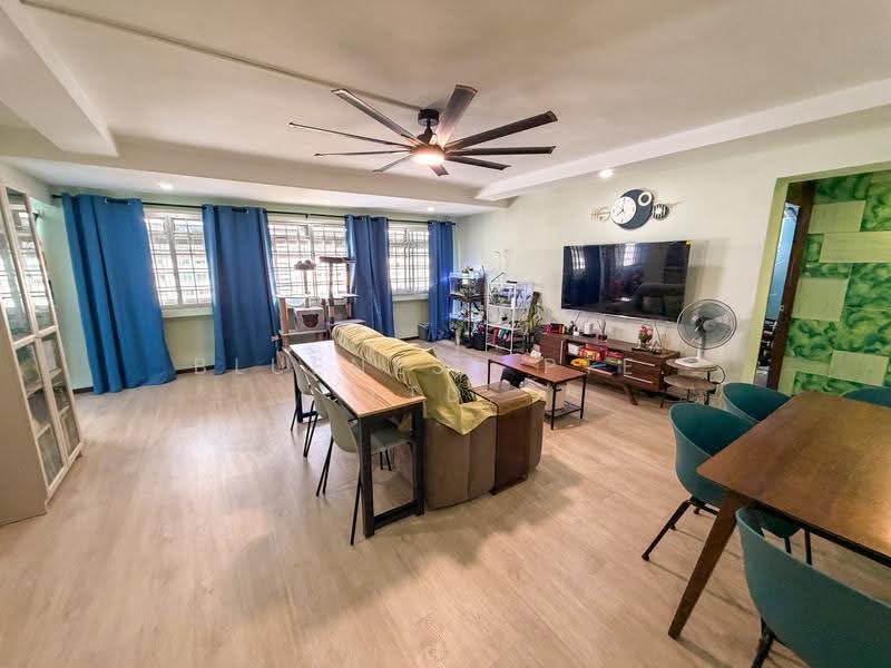 711 Pasir Ris Street 72, 711 Pasir Ris Street 72, Pasir Ris / Tampines, 3 Bedrooms, 1,571 sqft, HDB Flat For Sale, by KENNETH CHUA, 500251906 - Living Room - PropertyGuru.com.sg