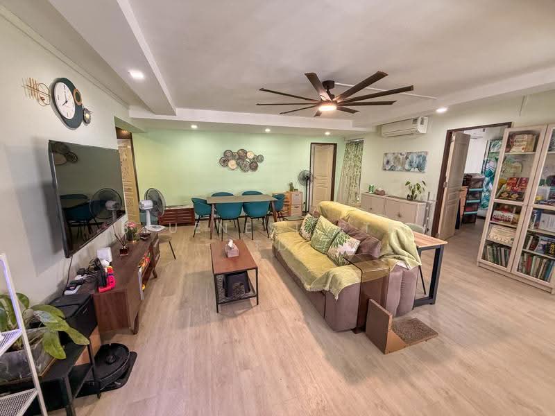 711 Pasir Ris Street 72, 711 Pasir Ris Street 72, Pasir Ris / Tampines, 3 Bedrooms, 1,571 sqft, HDB Flat For Sale, by KENNETH CHUA, 500251906 - Living Room - PropertyGuru.com.sg
