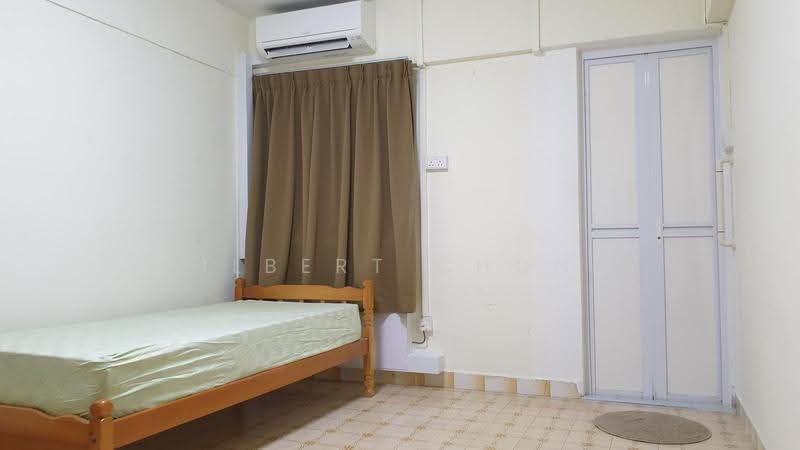 586 Ang Mo Kio Avenue 3, 586 Ang Mo Kio Avenue 3, Ang Mo Kio / Bishan / Thomson, Room Rental, 150 sqft, HDB Flat For Rent, by Gilbert Chong, 500251917 - Bedroom - PropertyGuru.com.sg