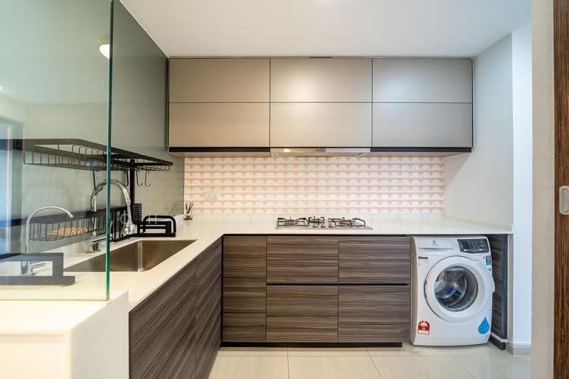 D'Nest, 129 Pasir Ris Grove, Pasir Ris / Tampines, 3 Bedrooms, 1,130 sqft, Condominium For Sale, by Christina Tan, 500251928 - Kitchen - PropertyGuru.com.sg
