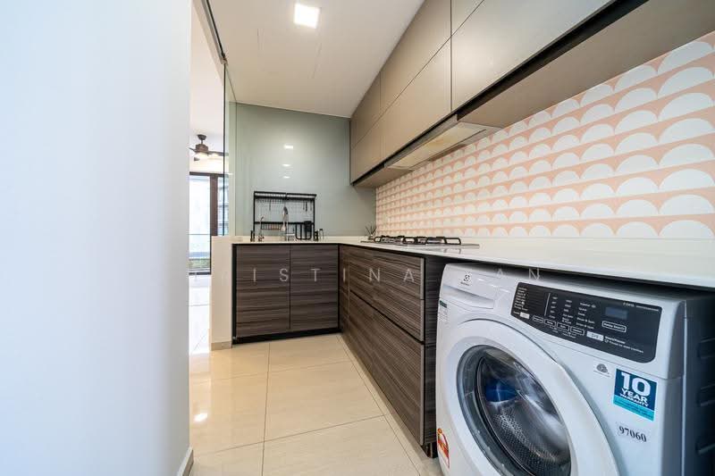 D'Nest, 129 Pasir Ris Grove, Pasir Ris / Tampines, 3 Bedrooms, 1,130 sqft, Condominium For Sale, by Christina Tan, 500251928 - Kitchen - PropertyGuru.com.sg