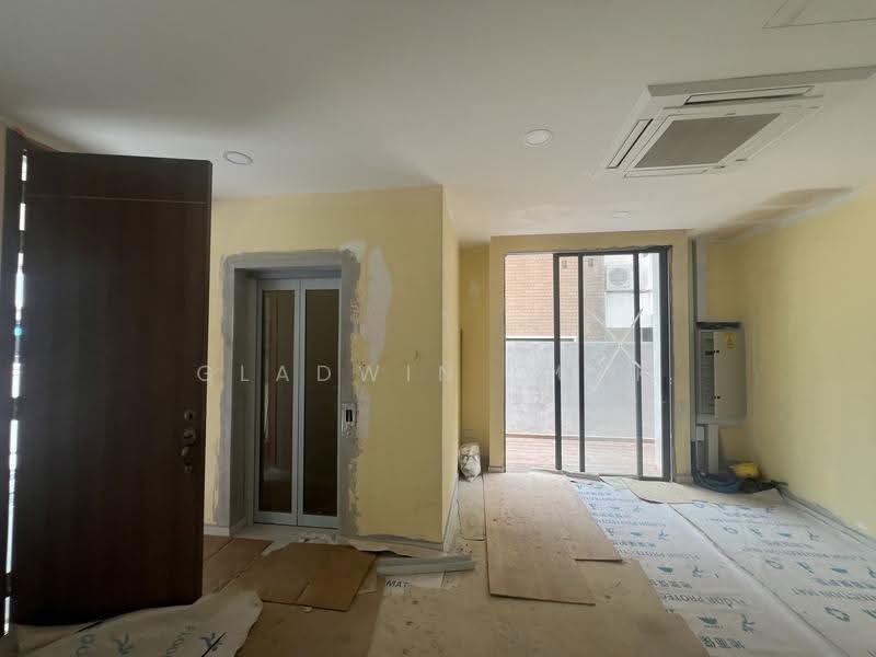 Brand New 3 min walk Mattar MRT, Eunos / Geylang / Paya Lebar, 4 Bedrooms, 5,600 sqft, Semi-Detached House For Rent, by Gladwin Quek, 500251939 - PropertyGuru.com.sg