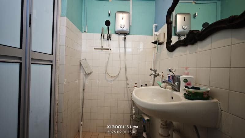 302 Ubi Avenue 1, 302 Ubi Avenue 1, Eunos / Geylang / Paya Lebar, Room Rental, 150 sqft, HDB Flat For Rent, by Zheng Jixin, 500251953 - Bathroom - PropertyGuru.com.sg