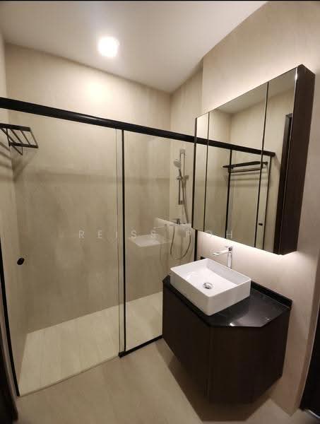 Maple Woods, 985 Bukit Timah Road, Clementi Park / Upper Bukit Timah, 4 Bedrooms, 2,917 sqft, Condominium For Rent, by Reiss Poh, 500251971 - Bathroom - PropertyGuru.com.sg