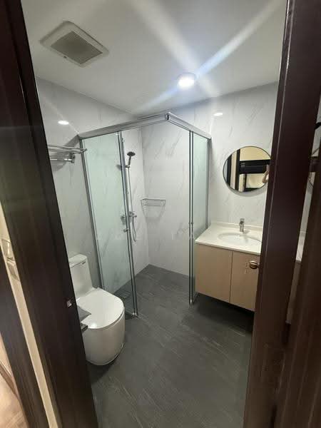 The Blossomvale, 900 Dunearn Road, Clementi Park / Upper Bukit Timah, 3 Bedrooms, 1,324 sqft, Condominium For Rent, by Zoe Tan, 500251978 - Common Bathroom - PropertyGuru.com.sg