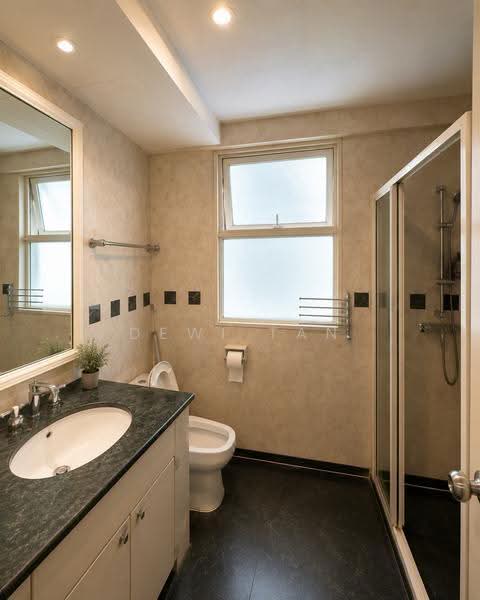 Evergreen Park, 31 Hougang Avenue 7, Hougang / Punggol / Sengkang, 3 Bedrooms, 1,044 sqft, Condominium For Sale, by Dewi Tan, 500251979 - Bathroom - PropertyGuru.com.sg