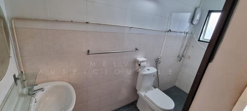 Fu Yong Estate, Dairy Farm / Bukit Panjang / Choa Chu Kang, 3 Bedrooms, 1,500 sqft, Semi-Detached House For Sale, by Melvin Auspicious Lee 李俊豪, 500251994 - Bathroom - PropertyGuru.com.sg