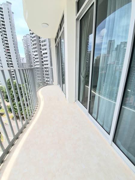 Queens Peak, 3 Dundee Road, Alexandra / Commonwealth, 3 Bedrooms, 947 sqft, Condominium For Sale, by Jeremy Li, 500252000 - Balcony - PropertyGuru.com.sg