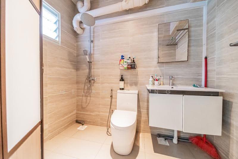 199D Punggol Field, 199D Punggol Field, Hougang / Punggol / Sengkang, 3 Bedrooms, 1,184 sqft, HDB Flat For Sale, by Melanie Ong, 500252017 - Bathroom - PropertyGuru.com.sg