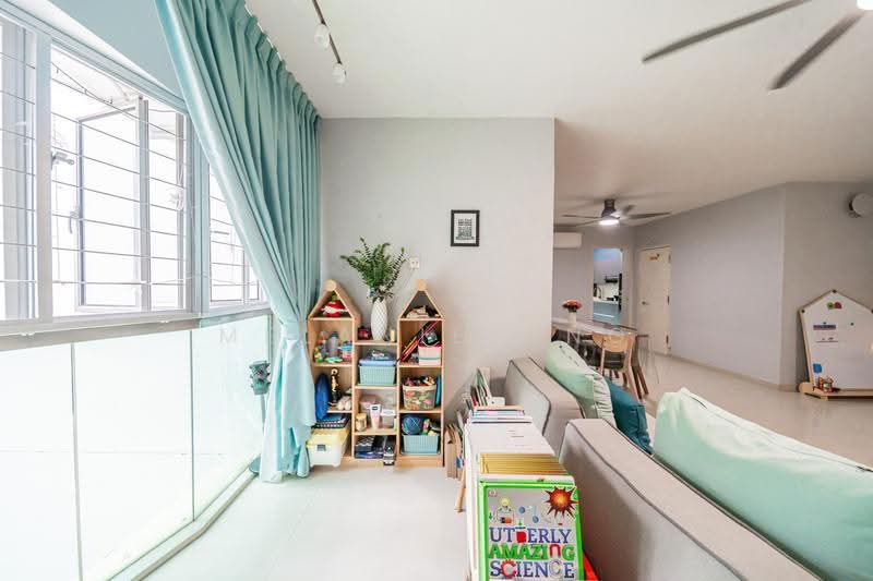 199D Punggol Field, 199D Punggol Field, Hougang / Punggol / Sengkang, 3 Bedrooms, 1,184 sqft, HDB Flat For Sale, by Melanie Ong, 500252017 - Living Room - PropertyGuru.com.sg