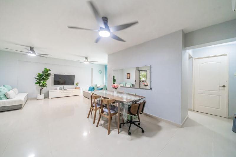 199D Punggol Field, 199D Punggol Field, Hougang / Punggol / Sengkang, 3 Bedrooms, 1,184 sqft, HDB Flat For Sale, by Melanie Ong, 500252017 - Living Room - PropertyGuru.com.sg