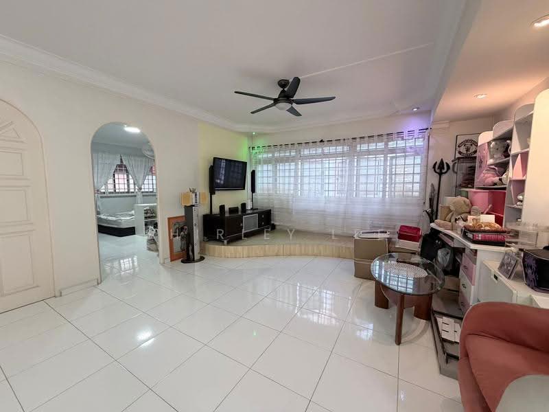 190 Pasir Ris Street 12, 190 Pasir Ris Street 12, Pasir Ris / Tampines, 3 Bedrooms, 1,324 sqft, HDB Flat For Sale, by Shirley Lee, 500252026 - Living Room - PropertyGuru.com.sg