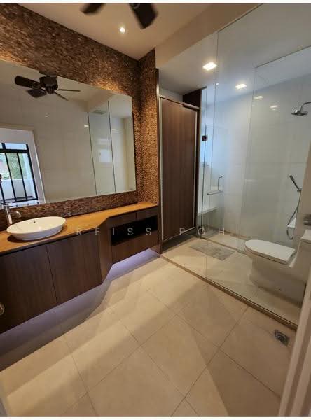 Astrid Meadows, 42 Coronation Road West, Tanglin / Holland / Bukit Timah, 3 Bedrooms, 2,045 sqft, Condominium For Rent, by Reiss Poh, 500252039 - Bathroom - PropertyGuru.com.sg