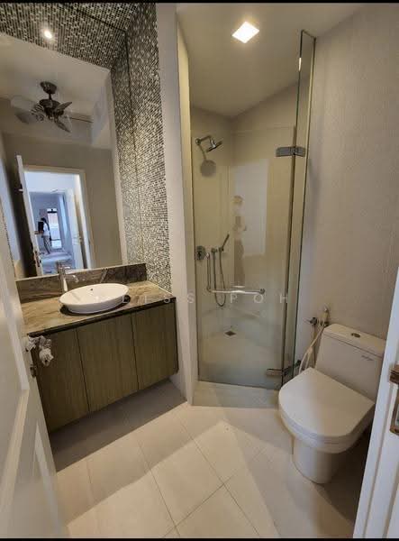 Astrid Meadows, 42 Coronation Road West, Tanglin / Holland / Bukit Timah, 3 Bedrooms, 2,045 sqft, Condominium For Rent, by Reiss Poh, 500252039 - Bathroom - PropertyGuru.com.sg
