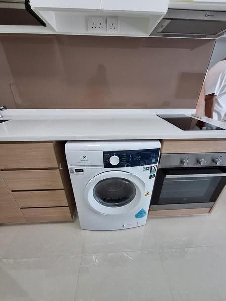 Treasure at Tampines, 27 Tampines Lane, Pasir Ris / Tampines, Studio, 463 sqft, Condominium For Rent, by Lynn Goh, 500252072 - Kitchen - PropertyGuru.com.sg