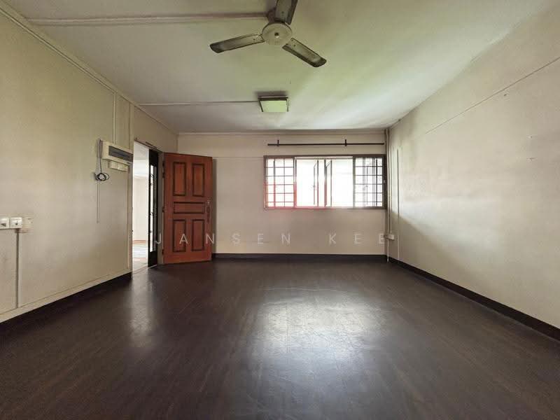 9 Gloucester Road, 9 Gloucester Road, Farrer Park / Serangoon Rd, 3 Bedrooms, 980 sqft, HDB Flat For Sale, by Jansen Kee, 500252096 - Living Room - PropertyGuru.com.sg