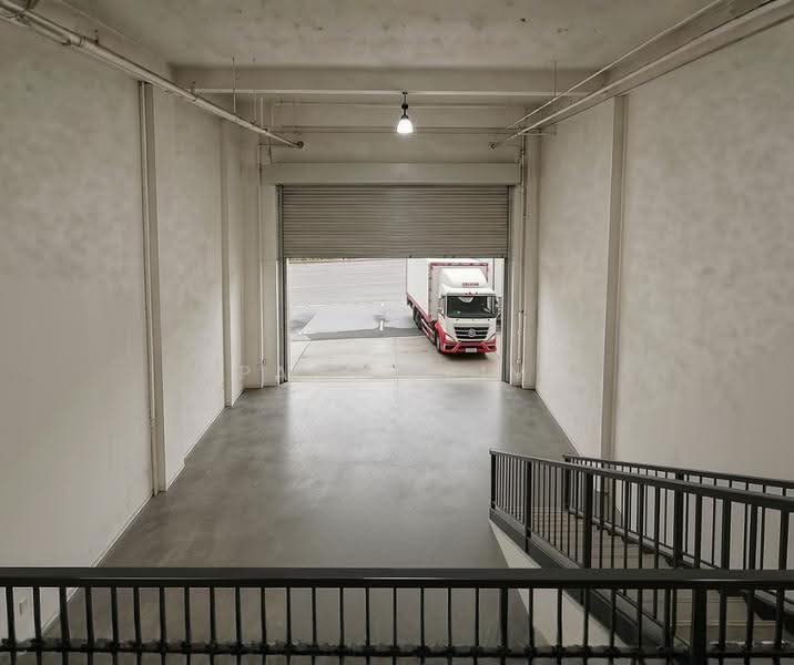 Wcega Plaza, 1 Bukit Batok Crescent, Dairy Farm / Bukit Panjang / Choa Chu Kang, 2,368 sqft, Light Industrial (B1) For Sale, by Patsy Sim, 500252100 - Entrance - CommercialGuru.com.sg