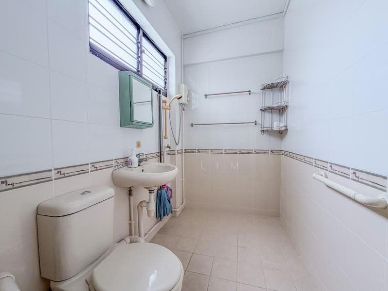 116 Yishun Ring Road, 116 Yishun Ring Road, Sembawang / Yishun, 3 Bedrooms, 1,119 sqft, HDB Flat For Sale, by Ivy Lim, 500252107 - Bathroom - PropertyGuru.com.sg