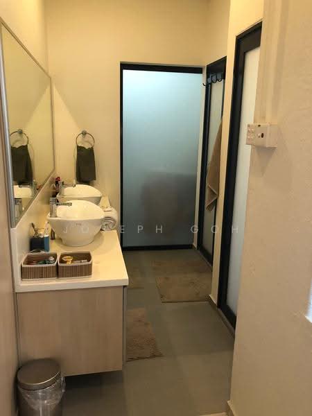 64 Tiong Poh Road, 64 Tiong Poh Road, Alexandra / Commonwealth, 2 Bedrooms, 861 sqft, HDB Flat For Rent, by Joseph Goh, 500252110 - Bathroom - PropertyGuru.com.sg