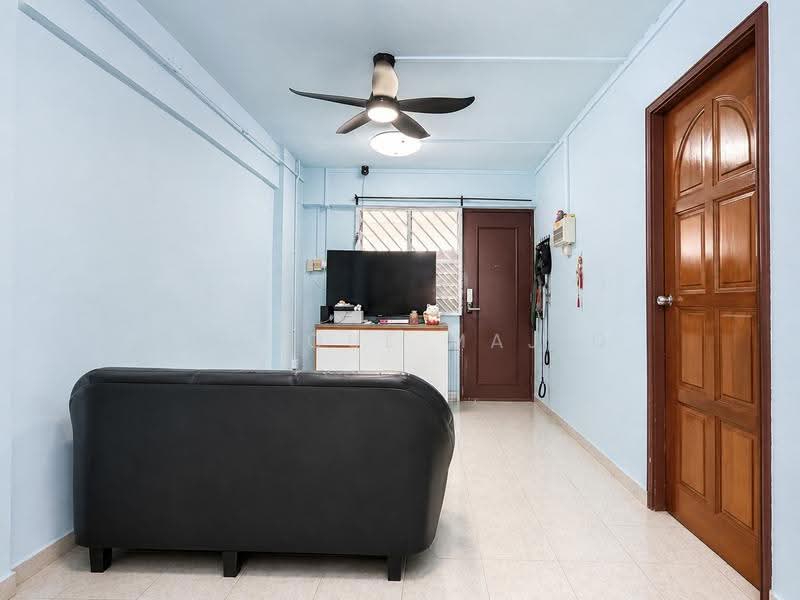 463 Crawford Lane, 463 Crawford Lane, Beach Road / Bugis / Rochor, 2 Bedrooms, 60 sqft, HDB Flat For Sale, by Ashique Majid, 500252127 - Living Room - PropertyGuru.com.sg