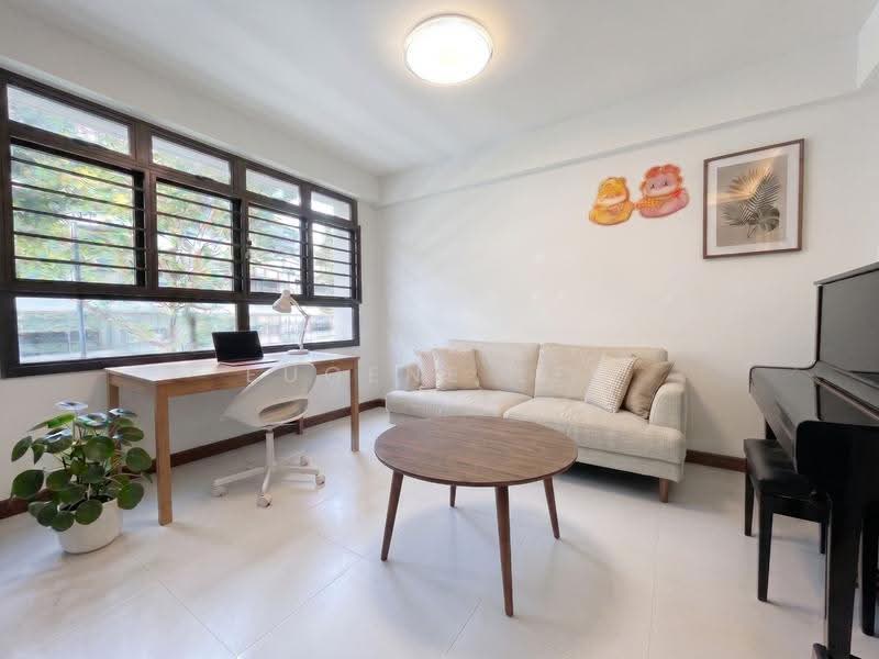 166A Teck Whye Crescent, 166A Teck Whye Crescent, Dairy Farm / Bukit Panjang / Choa Chu Kang, 2 Bedrooms, 732 sqft, HDB Flat For Sale, by Eugene Lee, 500252141 - Living Room - PropertyGuru.com.sg
