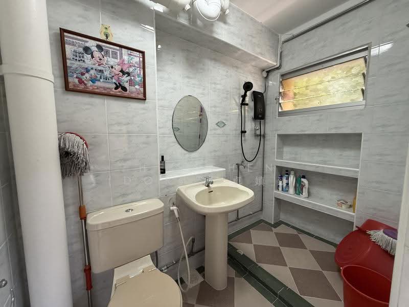 160 Pasir Ris Street 13, 160 Pasir Ris Street 13, Pasir Ris / Tampines, Room Rental, 150 sqft, HDB Flat For Rent, by Zhen Zhen (Doris)卓嫃臻, 500252143 - Bathroom - PropertyGuru.com.sg