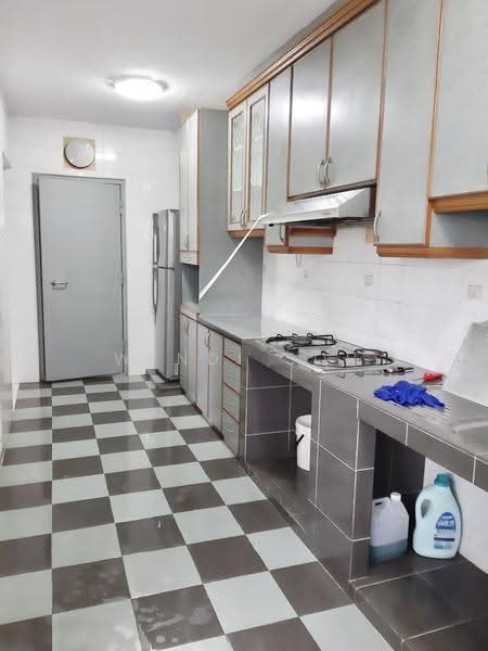 323A Sengkang East Way, 323A Sengkang East Way, Hougang / Punggol / Sengkang, 3 Bedrooms, 1,184 sqft, HDB Flat For Sale, by Wendi Soh, 500252160 - Kitchen - PropertyGuru.com.sg