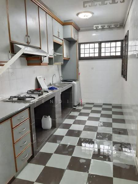 323A Sengkang East Way, 323A Sengkang East Way, Hougang / Punggol / Sengkang, 3 Bedrooms, 1,184 sqft, HDB Flat For Sale, by Wendi Soh, 500252160 - Kitchen - PropertyGuru.com.sg