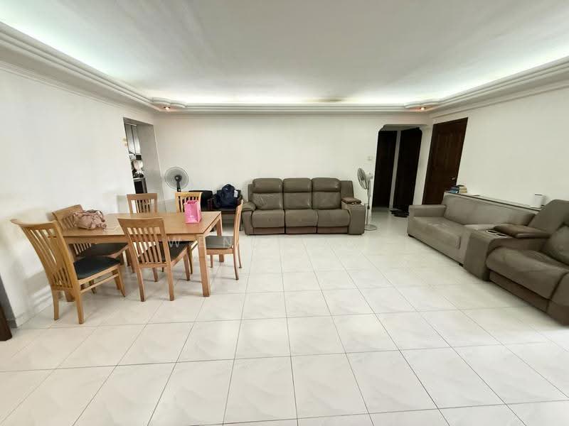 323A Sengkang East Way, 323A Sengkang East Way, Hougang / Punggol / Sengkang, 3 Bedrooms, 1,184 sqft, HDB Flat For Sale, by Wendi Soh, 500252160 - Living Room - PropertyGuru.com.sg