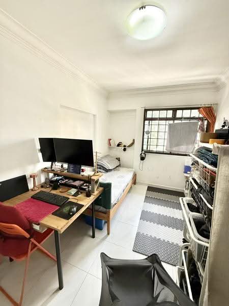 323A Sengkang East Way, 323A Sengkang East Way, Hougang / Punggol / Sengkang, 3 Bedrooms, 1,184 sqft, HDB Flat For Sale, by Wendi Soh, 500252160 - Bedroom - PropertyGuru.com.sg