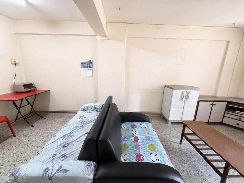 131 Jalan Bukit Merah, 131 Jalan Bukit Merah, Alexandra / Commonwealth, 2 Bedrooms, 699 sqft, HDB Flat For Sale, by Rachel Tan, 500252172 - Living Room - PropertyGuru.com.sg