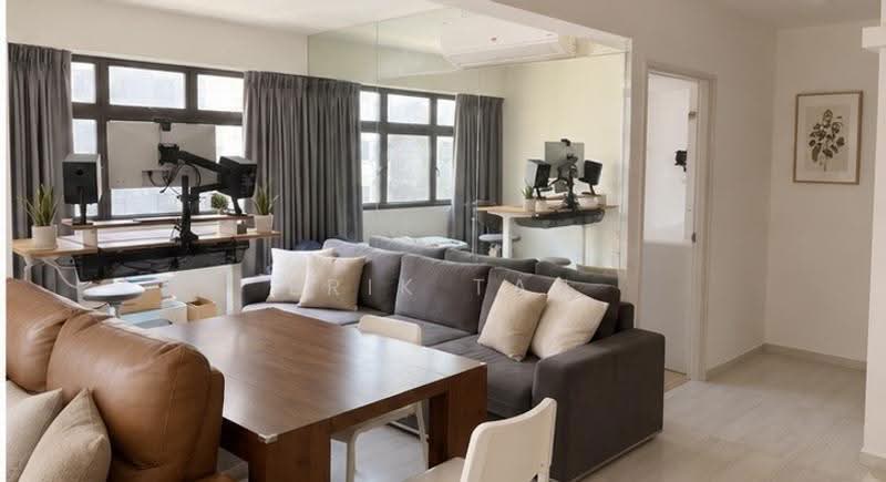456A Sengkang West Road, 456A Sengkang West Road, Hougang / Punggol / Sengkang, 3 Bedrooms, 1,001 sqft, HDB Flat For Sale, by Erik Tan, 500252174 - Living Room - PropertyGuru.com.sg