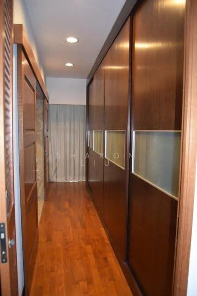 Greenleaf area, Greenleaf, Tanglin / Holland / Bukit Timah, 7 Bedrooms, 7,000 sqft, Semi-Detached House For Sale, by Sharon Liu, 500252175 - Closet area - PropertyGuru.com.sg