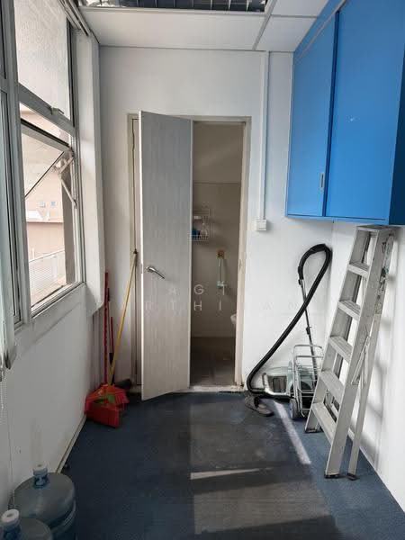 Pioneer Junction, 3 Soon Lee Street, Boon Lay / Jurong / Tuas, 600 sqft, Office For Rent, by R Parthiban, 500252176 - Bathroom - CommercialGuru.com.sg