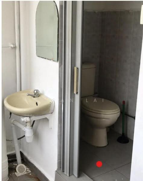 Jalan Besar Plaza, 101 Kitchener Road, Farrer Park / Serangoon Rd, 2 Bedrooms, 500 sqft, Apartment For Rent, by Susan Lai, 500252177 - Bathroom - PropertyGuru.com.sg