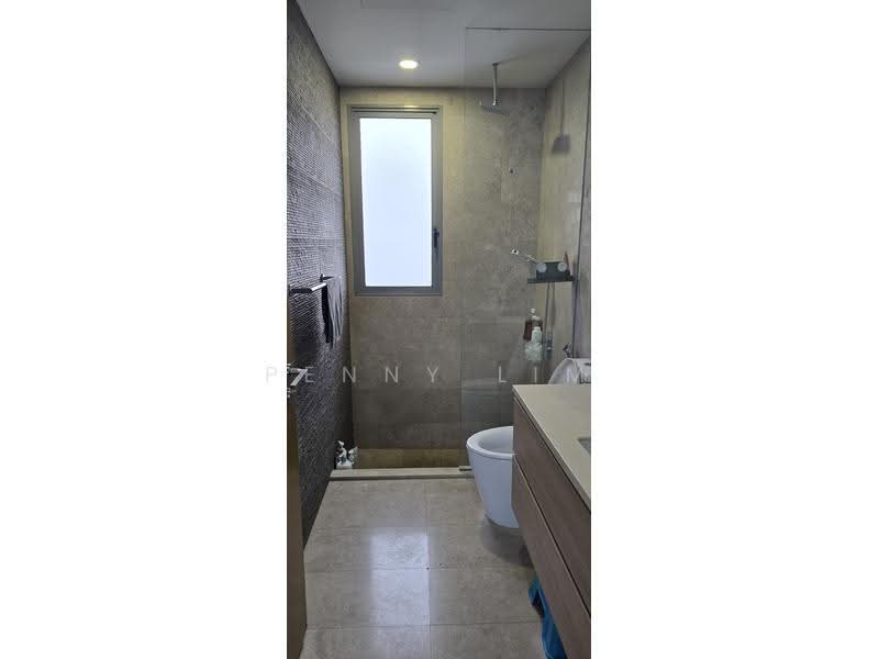 Seastrand, 9 Pasir Ris Link, Pasir Ris / Tampines, 2 Bedrooms, 900 sqft, Condominium For Rent, by Penny Lim, 500252180 - Bathroom - PropertyGuru.com.sg