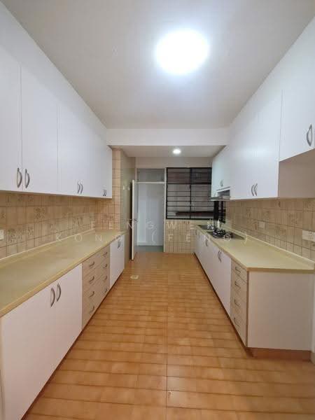 Loyang Valley, 202 Loyang Avenue, Changi Airport / Changi Village, 3 Bedrooms, 1,800 sqft, Condominium For Rent, by Fengwen Kong (Feng), 500252181 - Kitchen - PropertyGuru.com.sg