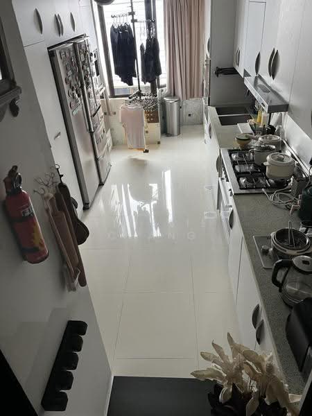 Lakepoint Condo, 2 Lakepoint Drive, Boon Lay / Jurong / Tuas, Room Rental, 150 sqft, Condominium For Rent, by Flossie Chang, 500252182 - Kitchen - PropertyGuru.com.sg