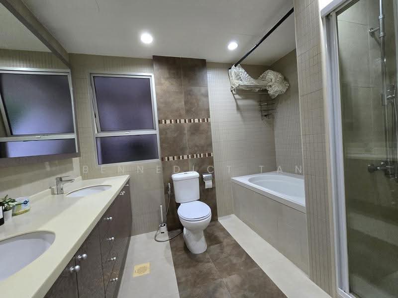 Pepys Hill Condo, 19 Pepys Road, Buona Vista / West Coast / Clementi New Town, Room Rental, 350 sqft, Condominium For Rent, by Bennedict Tan, 500252183 - Bathroom - PropertyGuru.com.sg