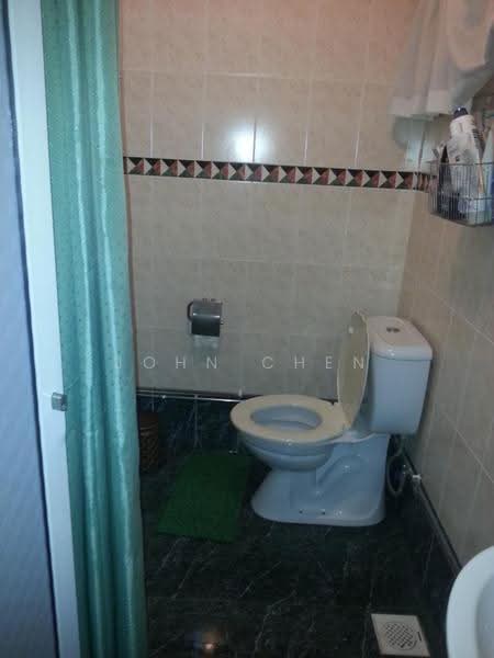 653 Jalan Tenaga, 653 Jalan Tenaga, Eunos / Geylang / Paya Lebar, Room Rental, 120 sqft, HDB Flat For Rent, by John Chen, 500252195 - Bathroom - PropertyGuru.com.sg